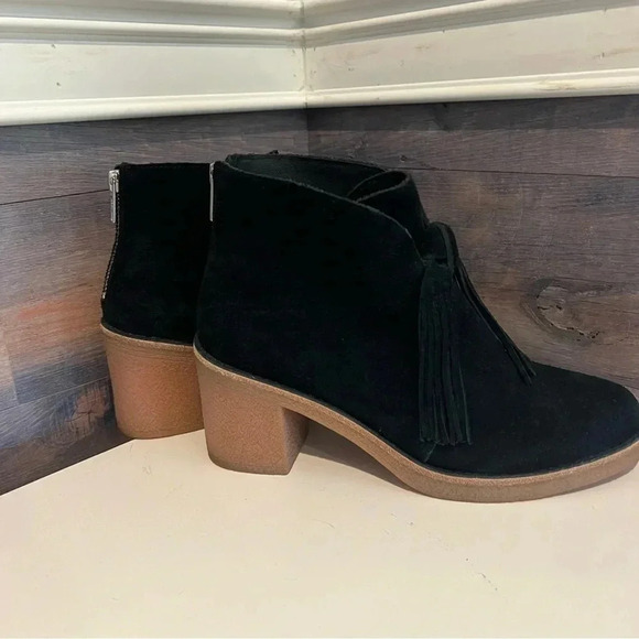 UGG Corin Heeled Suede Ankle Fringe Heeled Bootie Zipper Back 7.5 - Picture 5 of 8